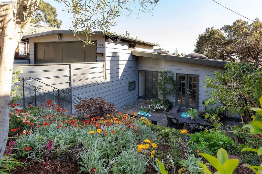 210 Hillcrest Road Berkeley CA 94705