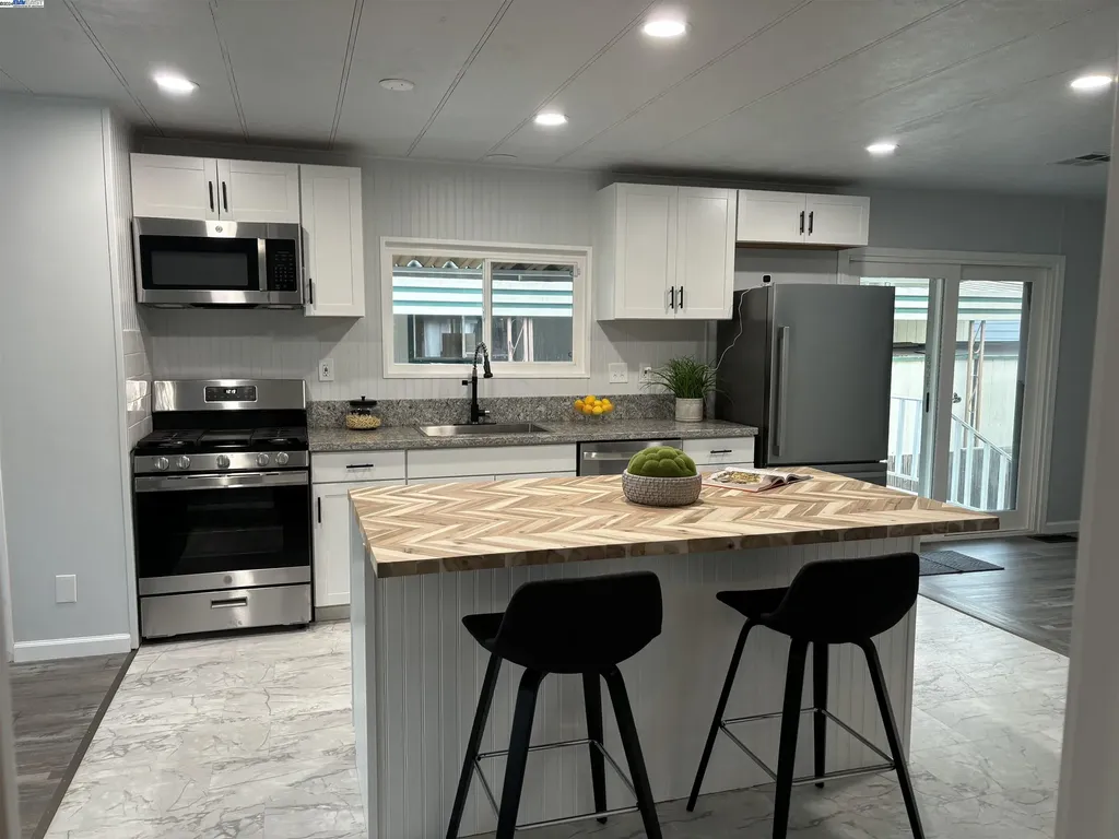 29445 Providence Way Hayward CA 94544