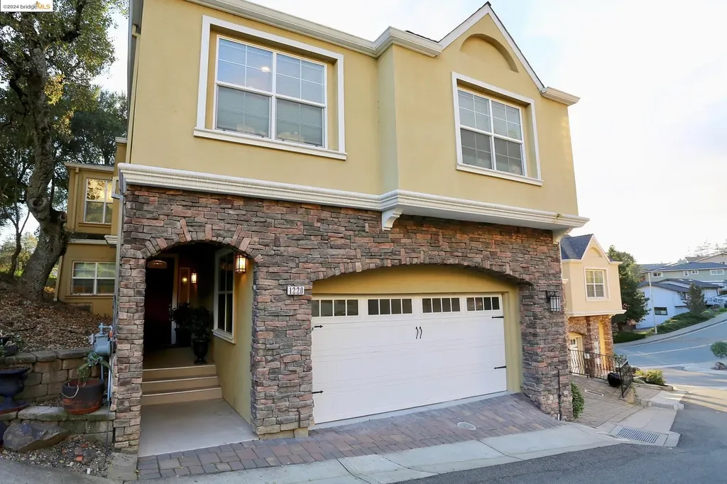 1220 Ariane Court Oakland CA 94619