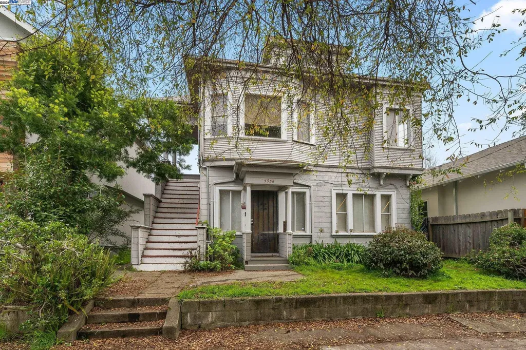 5956 Canning Street Oakland CA 94609