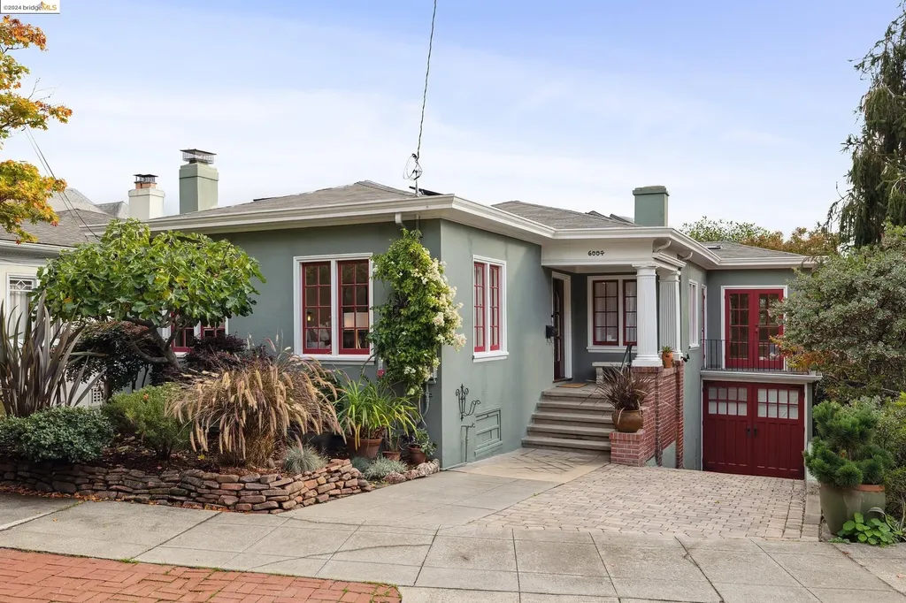 Oakland CA, 6004 Chabolyn Terrace