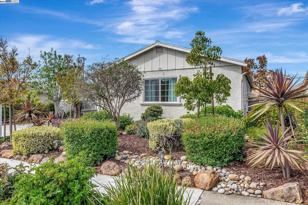 43305 Cedarwood Drive Fremont CA 94538