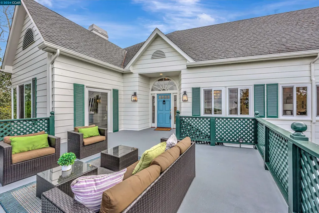 51 La Cuesta Road Orinda CA 94563
