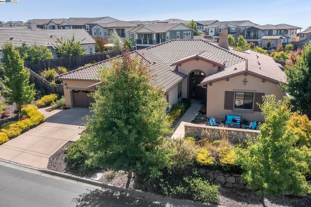 87 Country Club Drive Hayward CA 94542