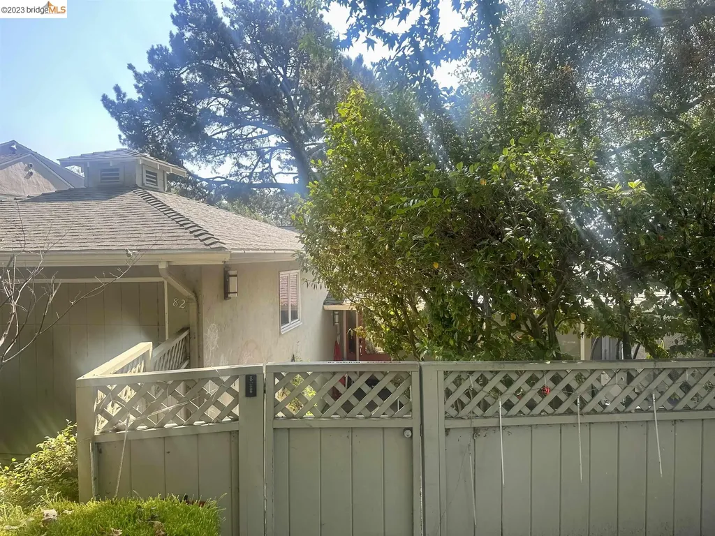 Piedmont CA, 82 Inverleith