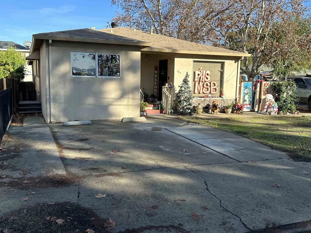 1396 Redwood Street Pittsburg CA 94565