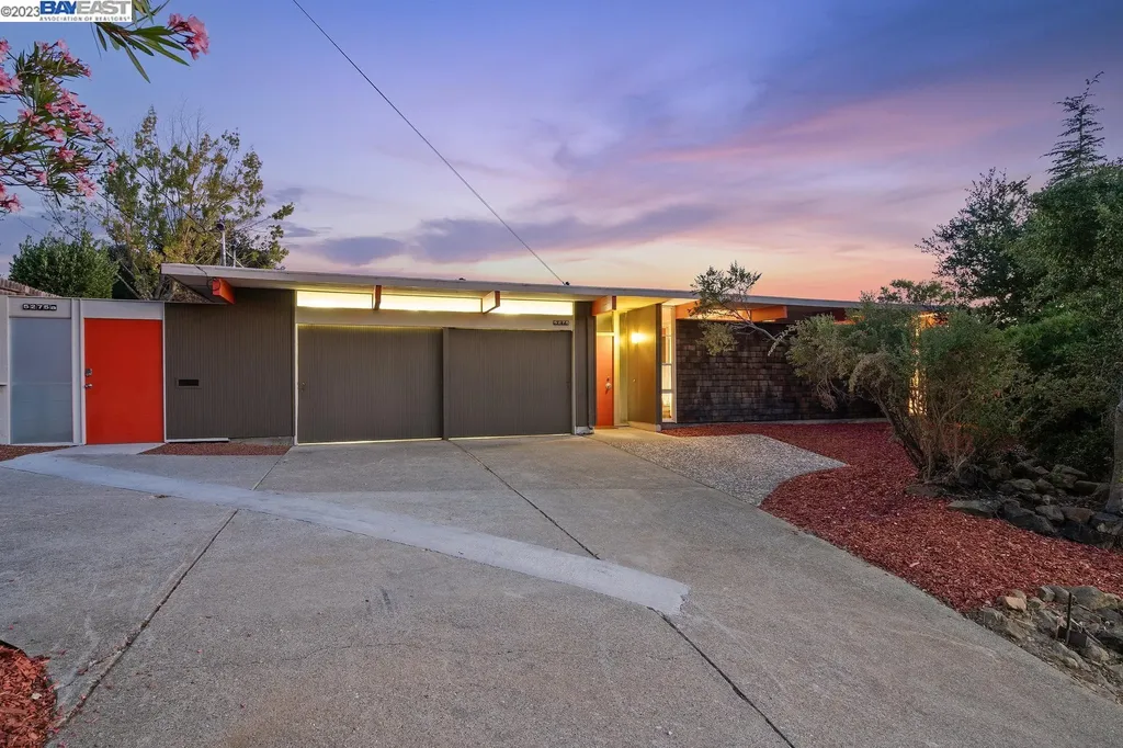 5275 Greenridge Road Castro Valley CA 94552
