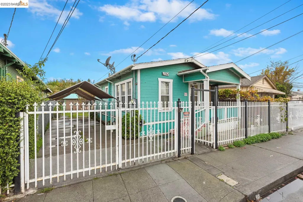9825 E Street Oakland CA 94603