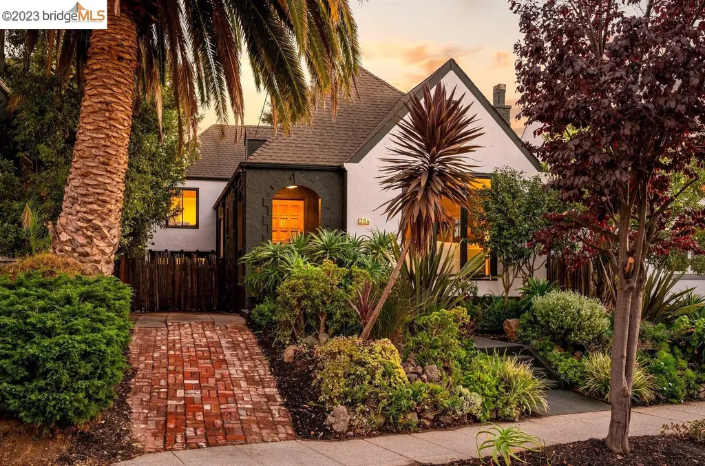 384 Palm Avenue Oakland CA 94610