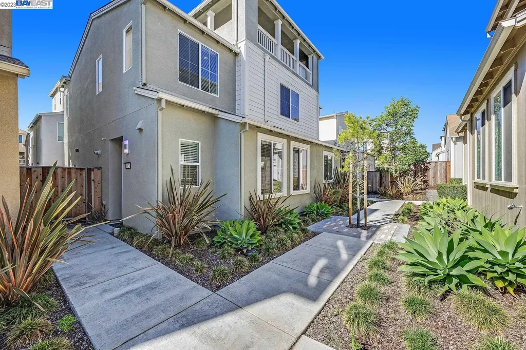 8521 Central Avenue Newark CA 94560