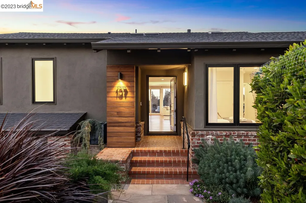 107 Sandringham Road Piedmont CA 94611