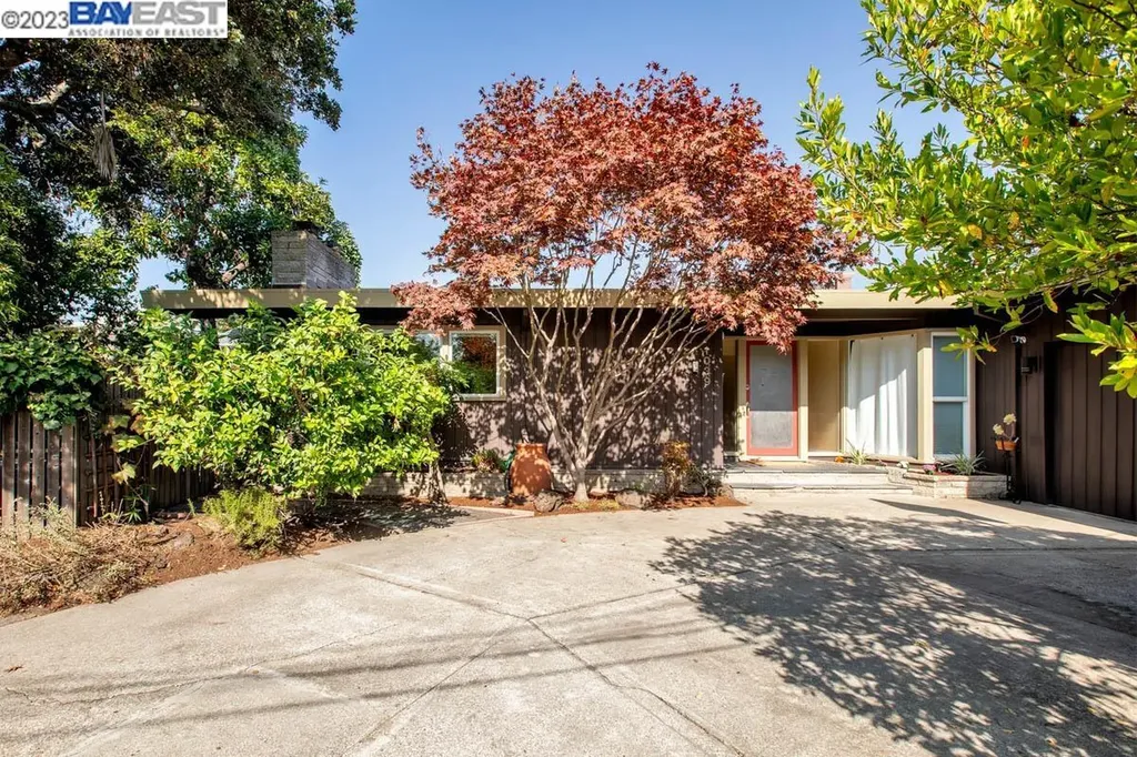 1039 San Antonio Avenue Alameda CA 94501