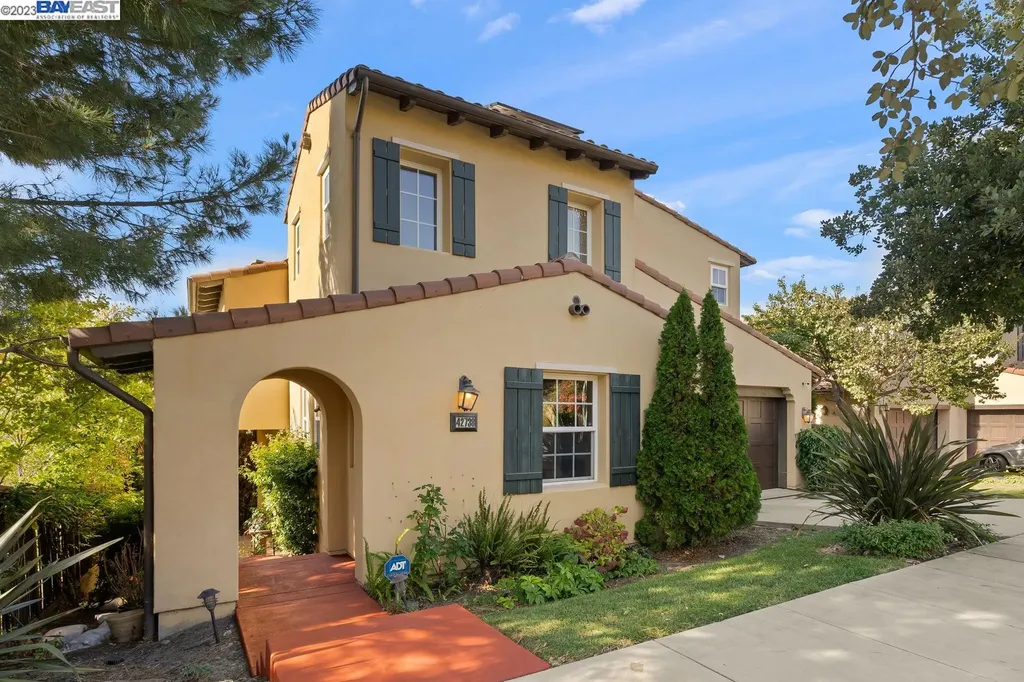42738 Loma Drive Fremont CA 94539