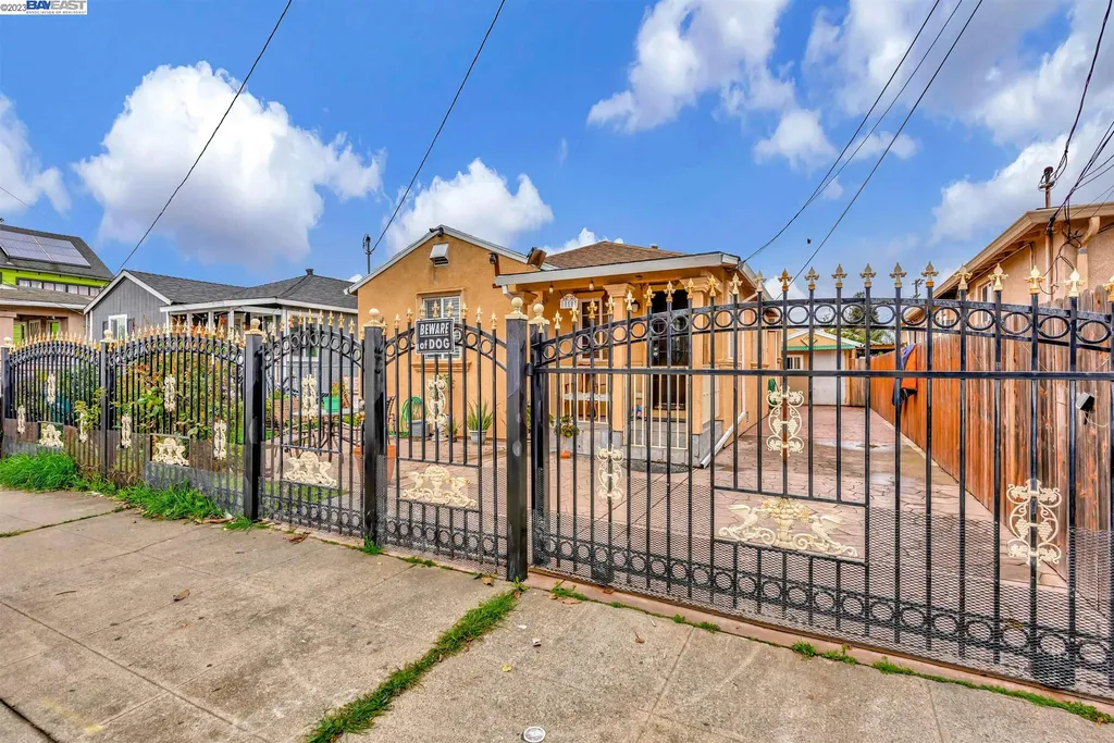 10507 Russet Street Oakland CA 94603