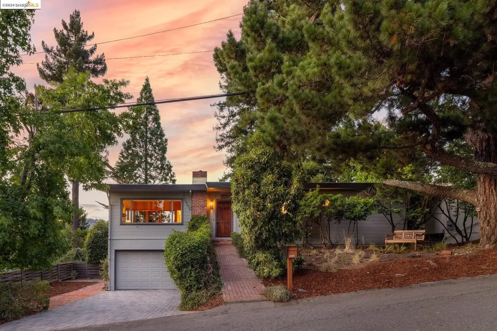 2688 Carisbrook Drive Oakland CA 94611