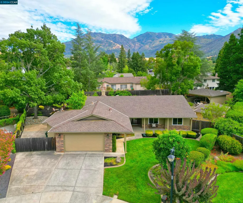 215 Colombard Court Clayton CA 94517