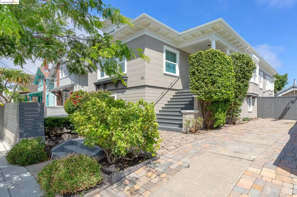 Oakland CA, 512 61ST Street