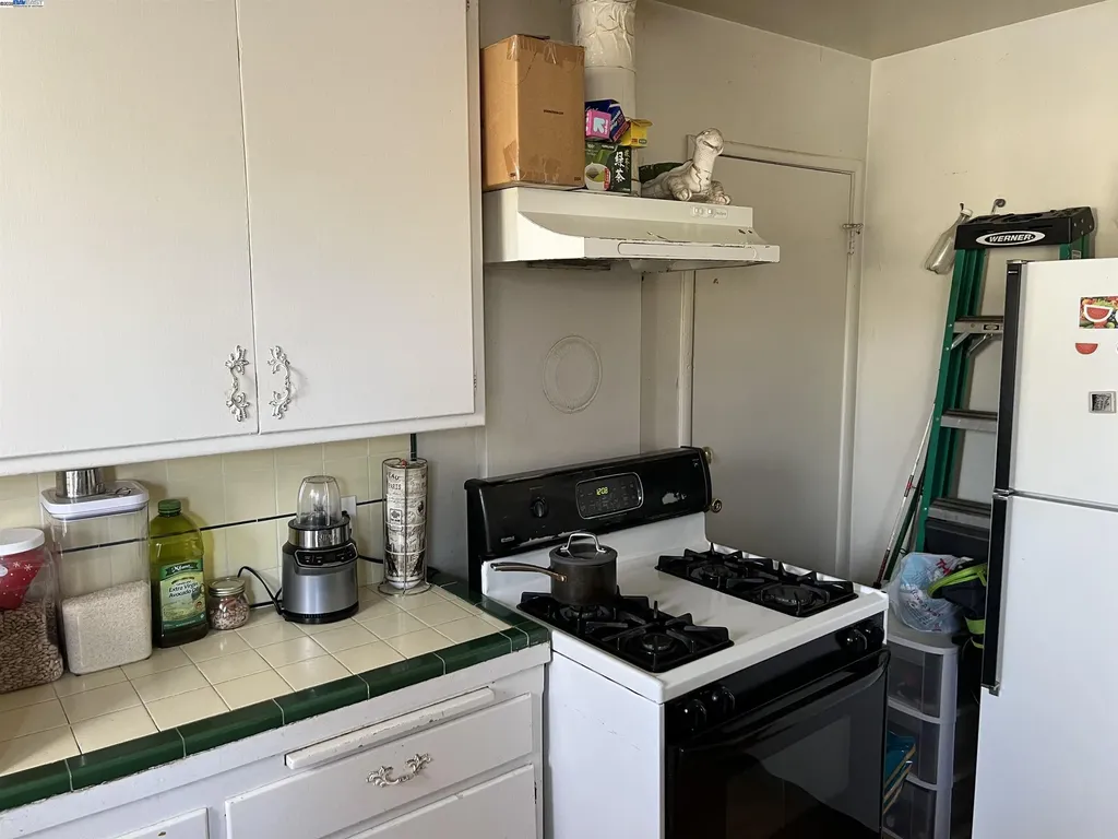 10926 Bancroft Avenue Oakland CA 94603