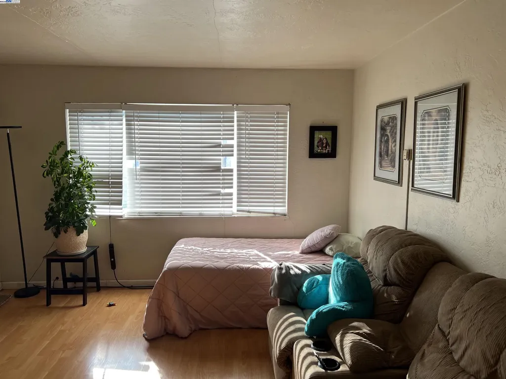 10926 Bancroft Avenue Oakland CA 94603