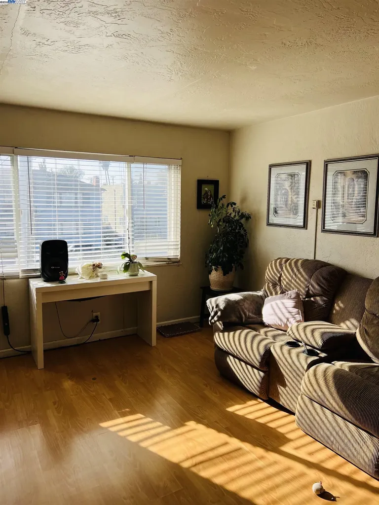 10926 Bancroft Avenue Oakland CA 94603