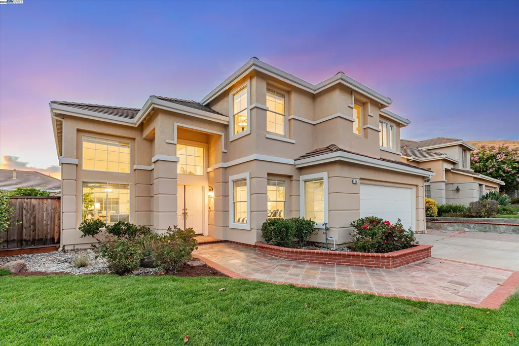196 Clarence Way Fremont CA 94539