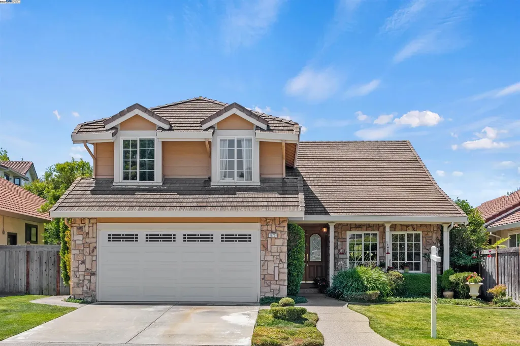 19701 Edwin Markham Drive Castro Valley CA 94552