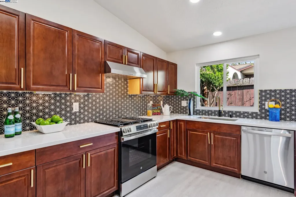 22597 Mossy Rock Drive Hayward CA 94541