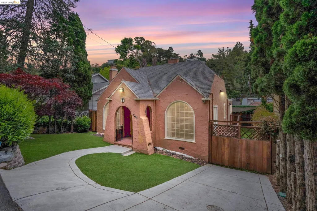 Oakland CA, 5744 Grisborne Avenue