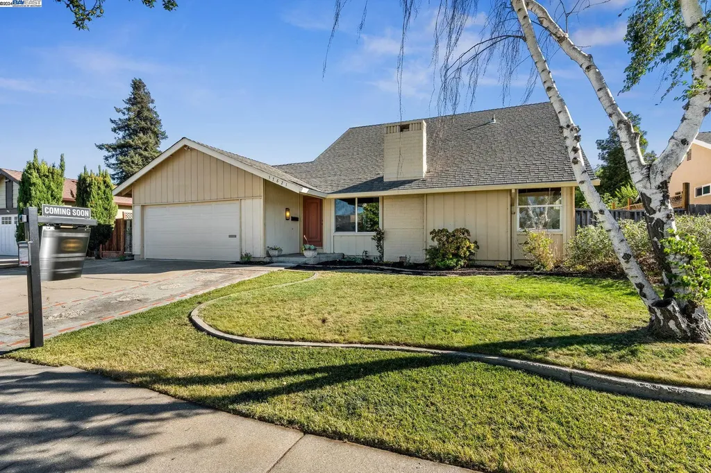 37821 Starflower Street Newark CA 94560