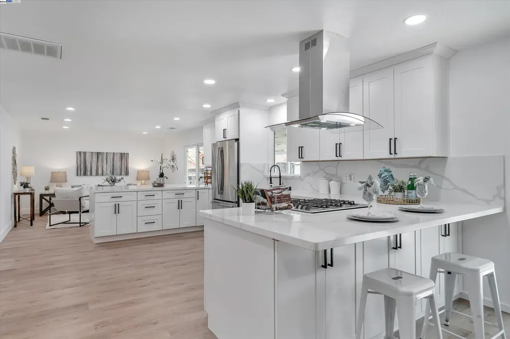 35894 Bettencourt Street Newark CA 94560