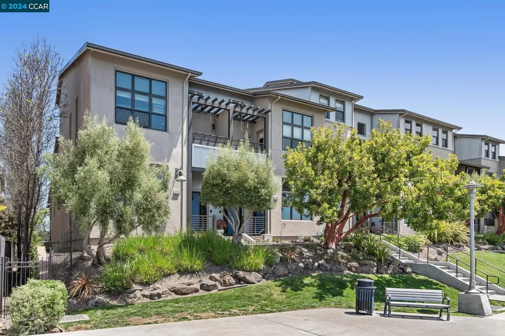 2805 Regatta Drive Oakland CA 94601