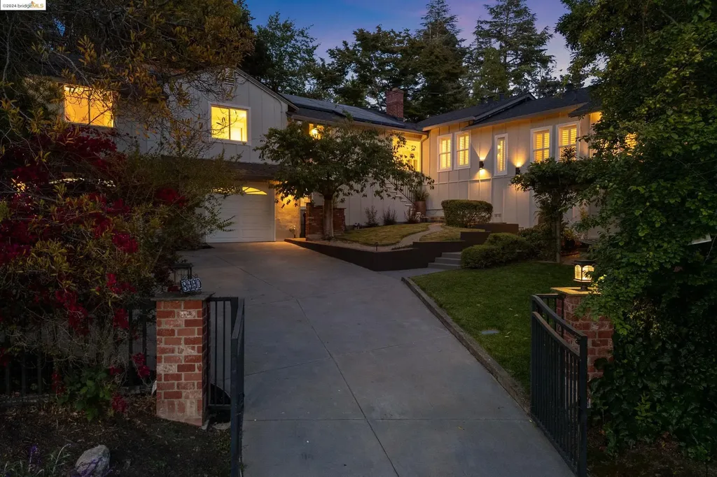 Oakland CA, 8990 Mcgurrin Road