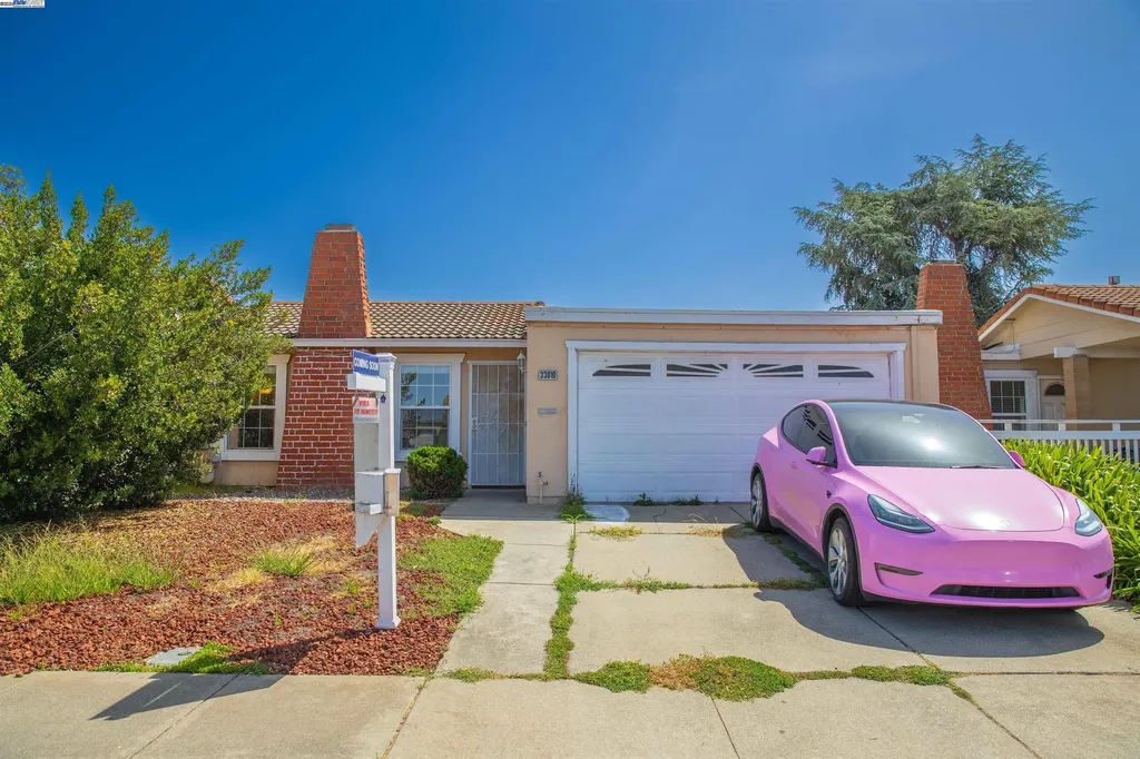 33010 Lake Mead Drive Fremont CA 94555