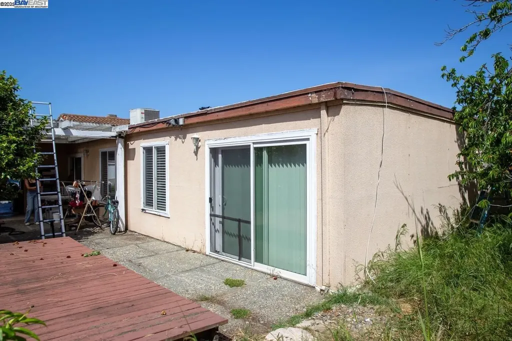 33010 Lake Mead Drive Fremont CA 94555