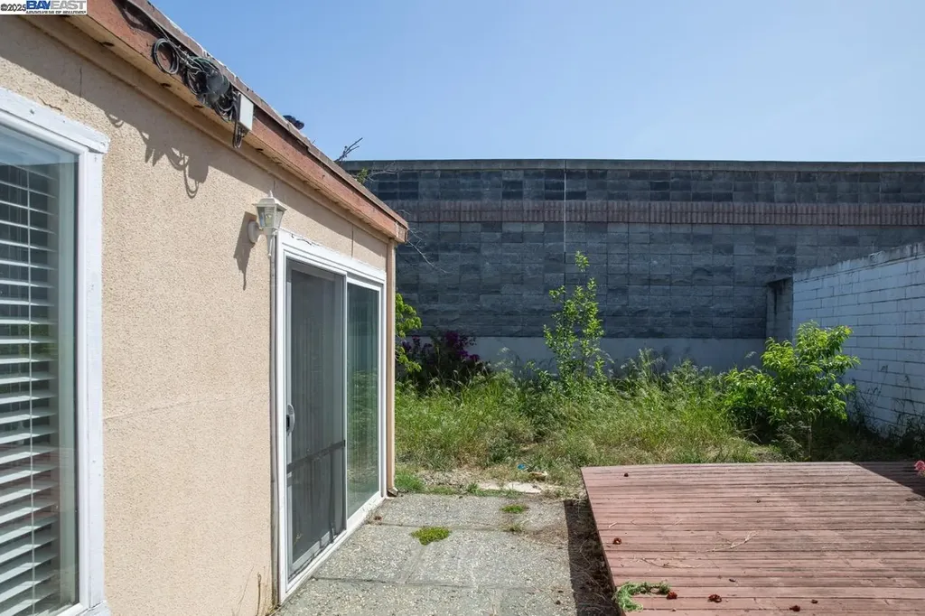 33010 Lake Mead Drive Fremont CA 94555