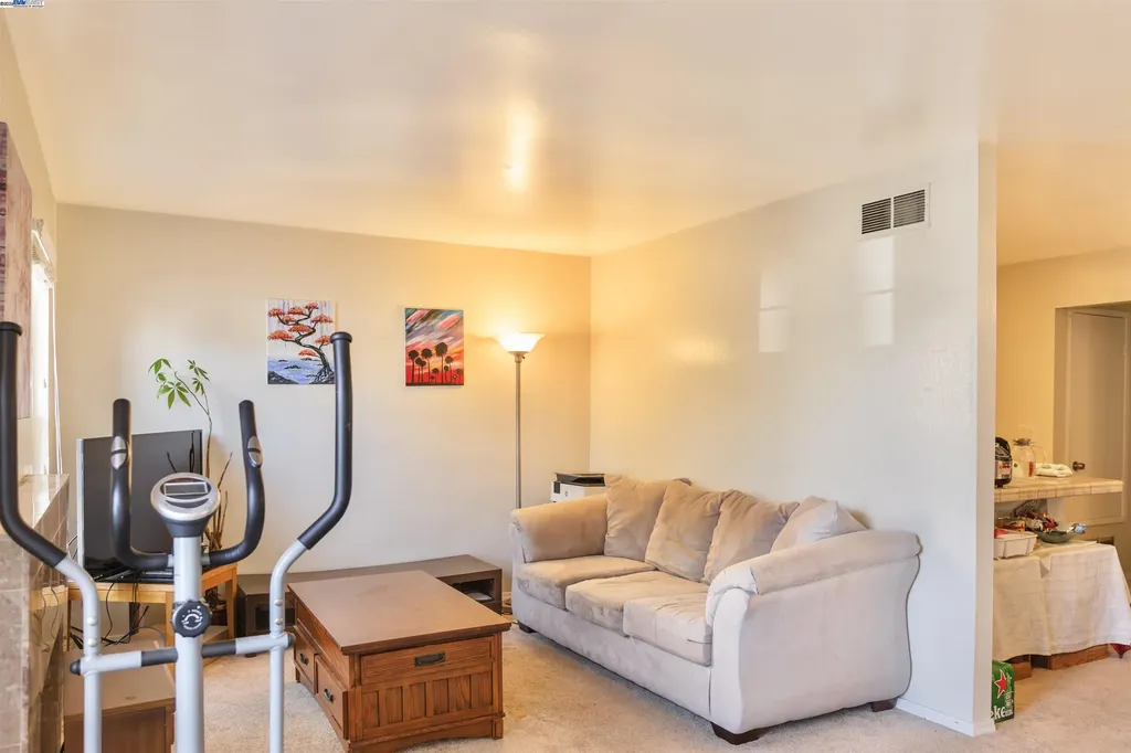 33010 Lake Mead Drive Fremont CA 94555