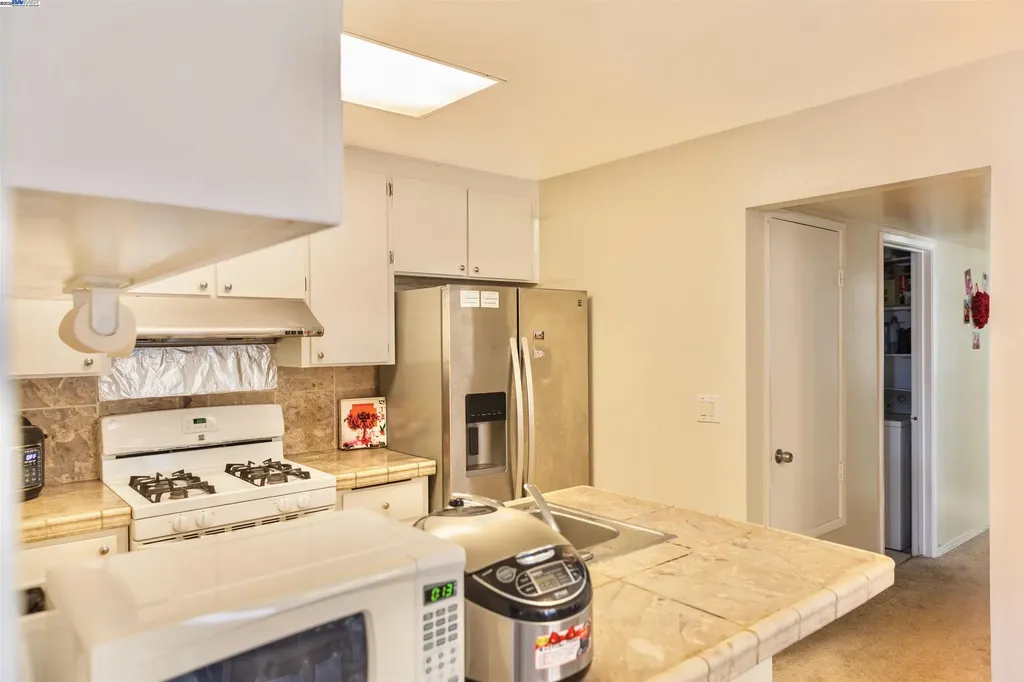 33010 Lake Mead Drive Fremont CA 94555