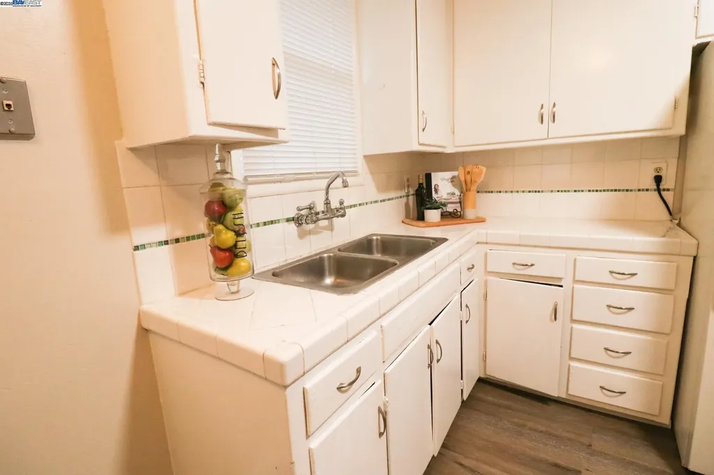 2272 Kelly Street Hayward CA 94541