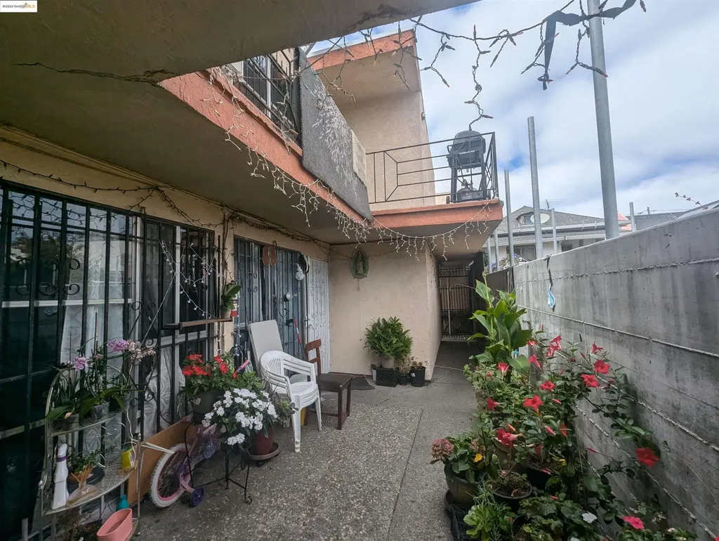 1818 Rosedale Avenue Oakland CA 94601