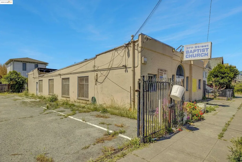 915 37th Street Oakland CA 94608