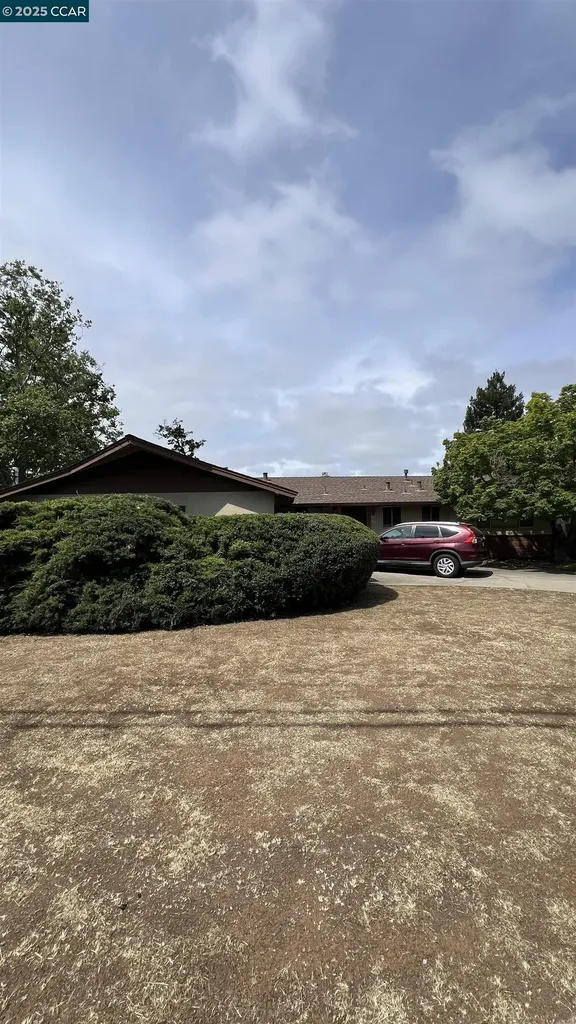 1377 El Camino Drive Clayton CA 94517