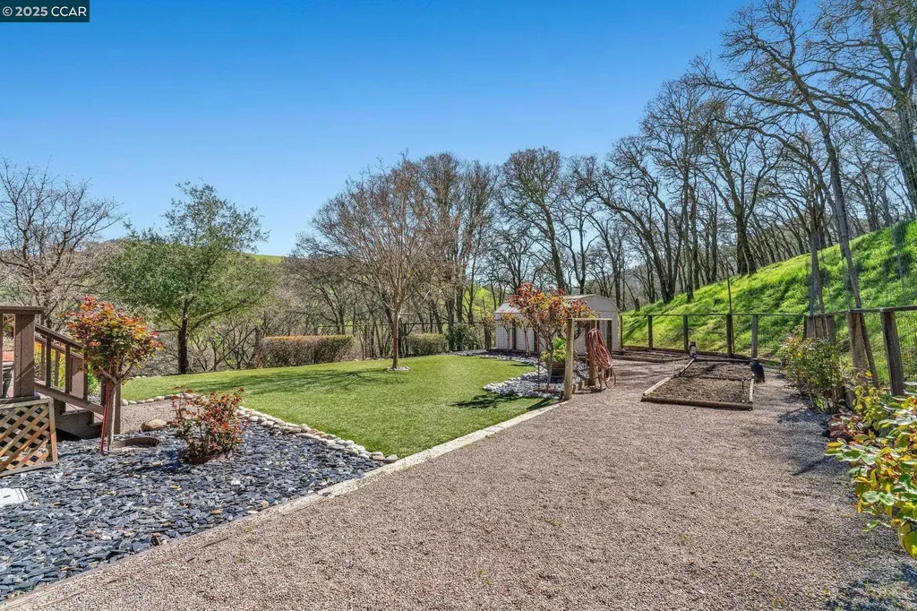 2000 Curry Canyon Road Clayton CA 94517