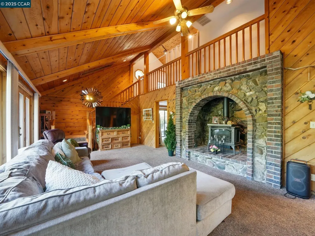 2000 Curry Canyon Road Clayton CA 94517