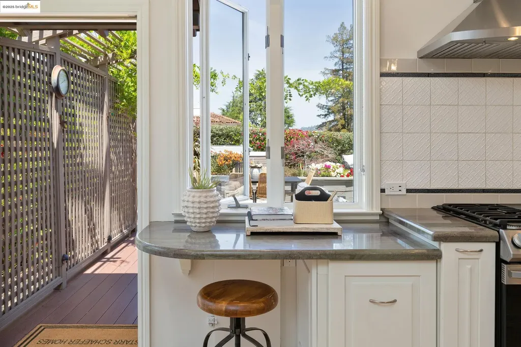 131 Sonia Street Oakland CA 94618