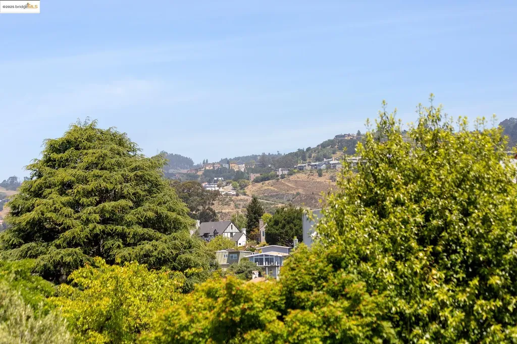 131 Sonia Street Oakland CA 94618