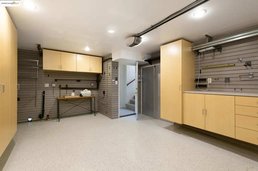 131 Sonia Street Oakland CA 94618