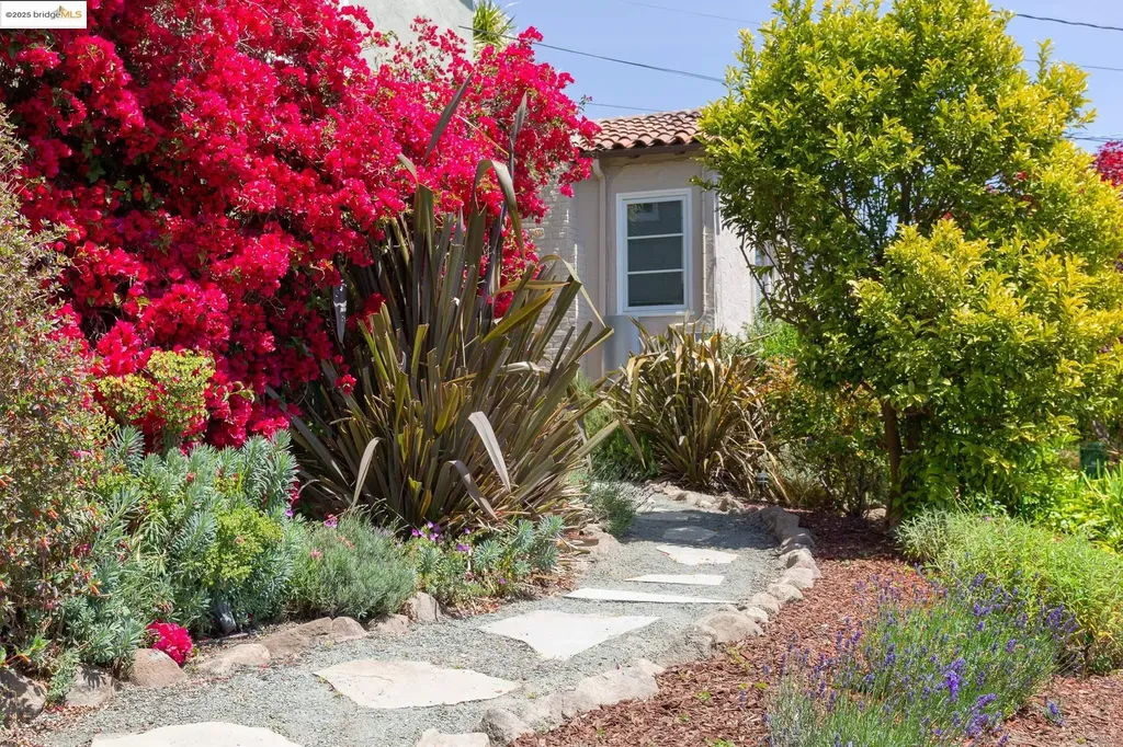 131 Sonia Street Oakland CA 94618