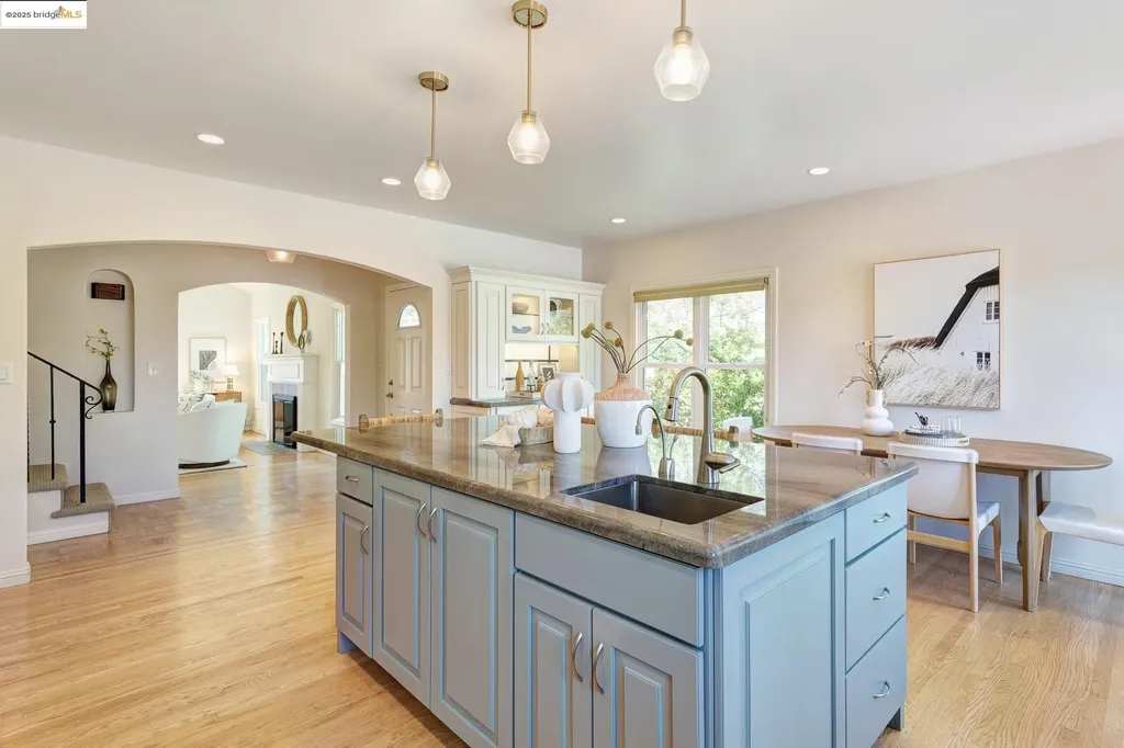 131 Sonia Street Oakland CA 94618