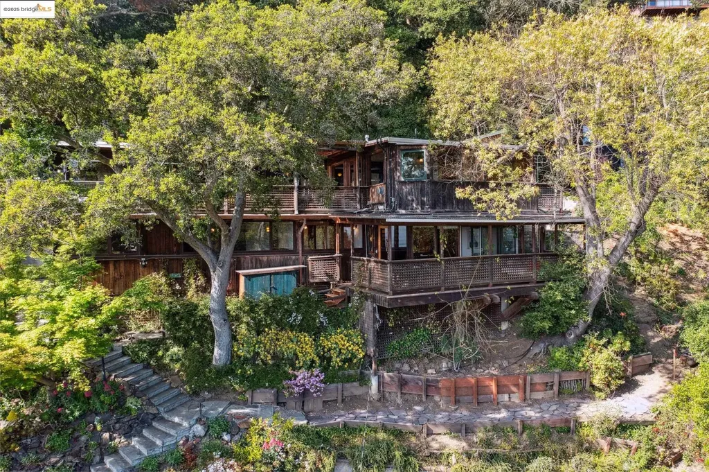 Berkeley CA, 3326 Dwight Way