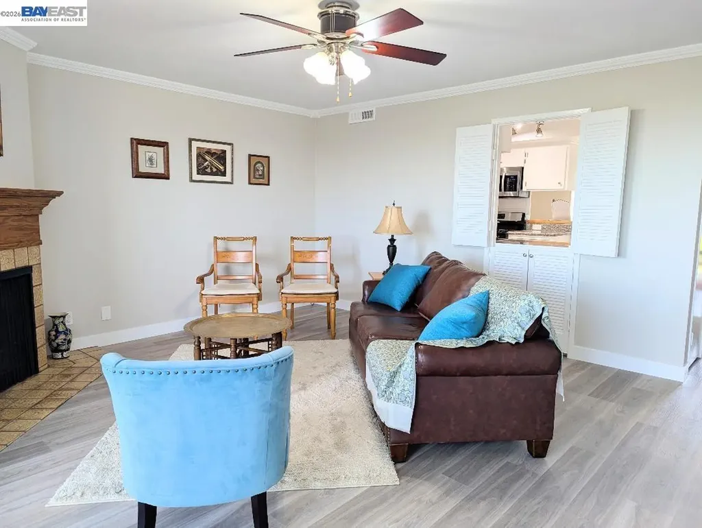 19100 Crest Avenue Castro Valley CA 94546
